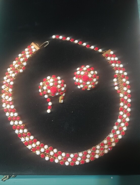 Alice Caviness Jewelry - Vintage Alice Caviness Choker Necklace & Earrings. Red & White. Needs Repairs